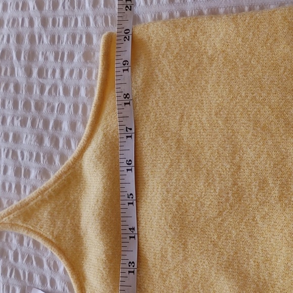 NWT Soft Yellow Knit Crop Top XL - Picture 8 of 10
